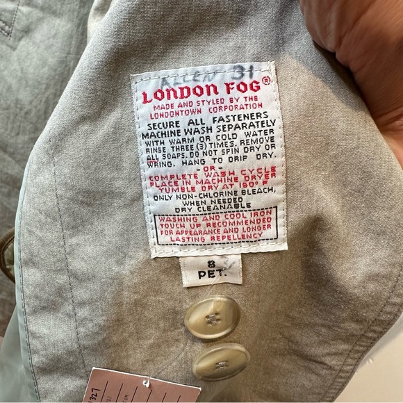 LONDON FOG STONE COLOR WOMENS TRENCH W REMOVABLE THINSULATE LINED INTERIOR SZ 8P - Picture 7 of 9